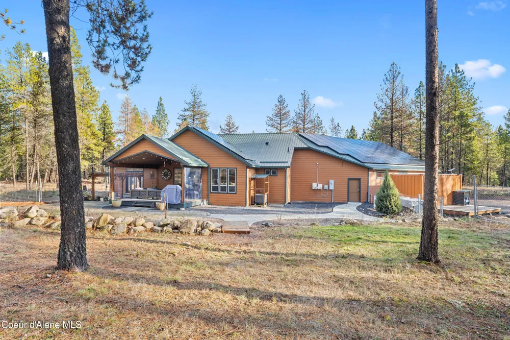 28615 Milan Road Chattaroy, WA 99003