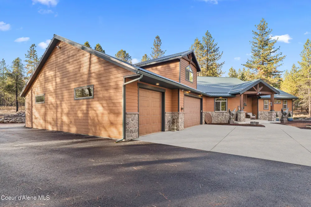 28615 Milan Road Chattaroy, WA 99003