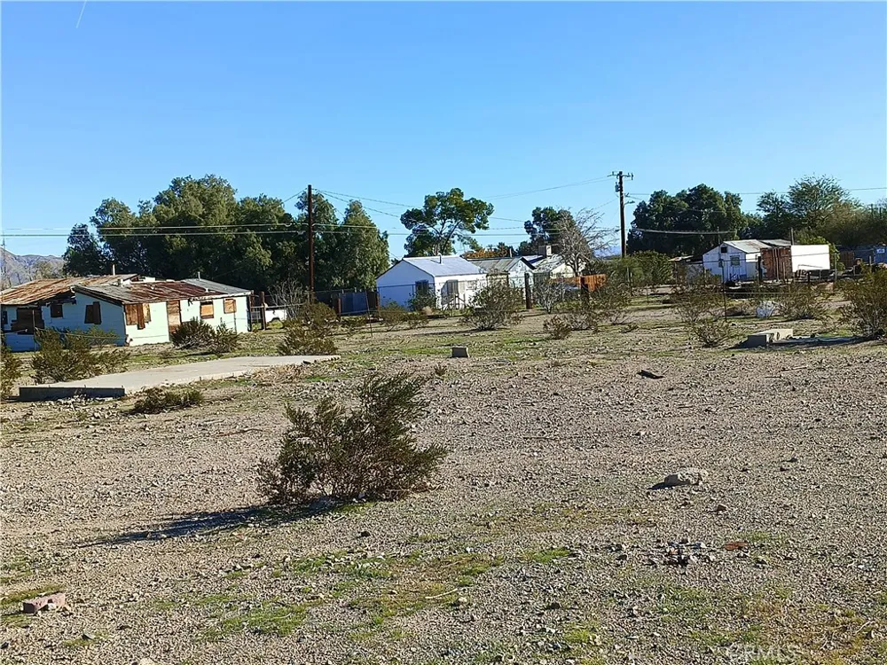 10 Santa Fe Street Daggett, CA 92327