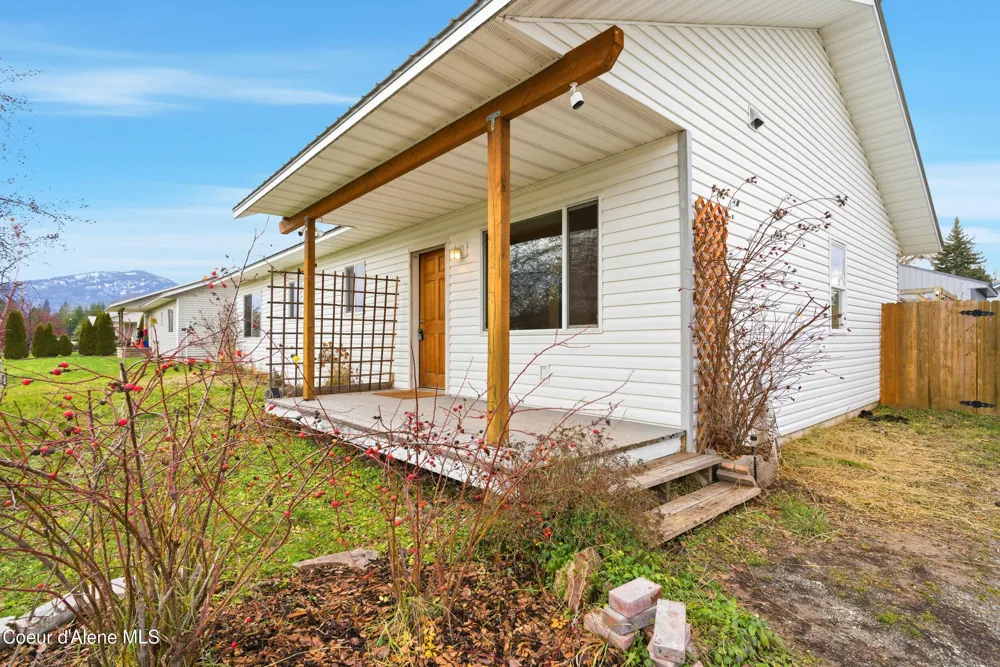 71 Schissler Lane Kootenai, ID 83840