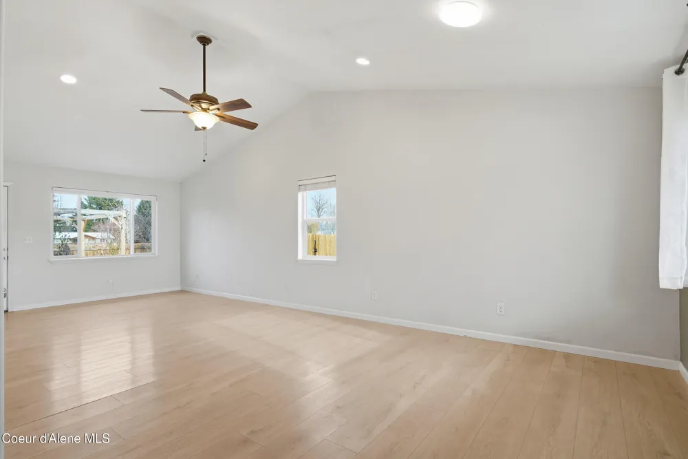 71 Schissler Lane Kootenai, ID 83840