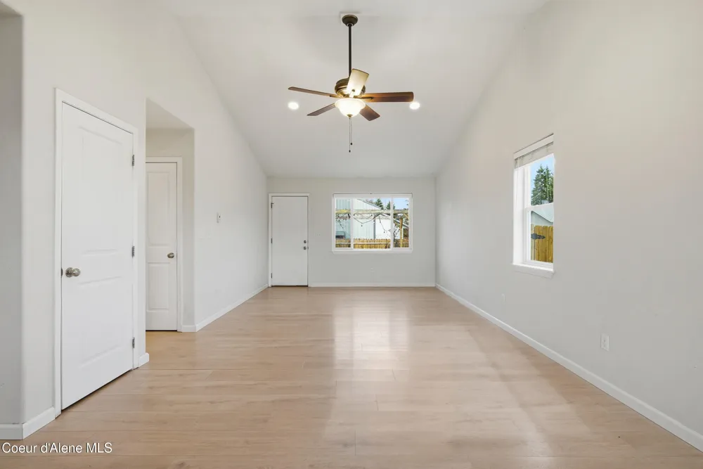 71 Schissler Lane Kootenai, ID 83840