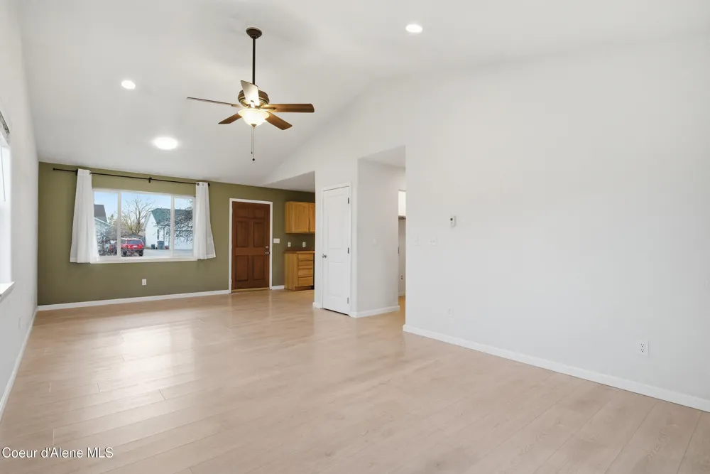 71 Schissler Lane Kootenai, ID 83840