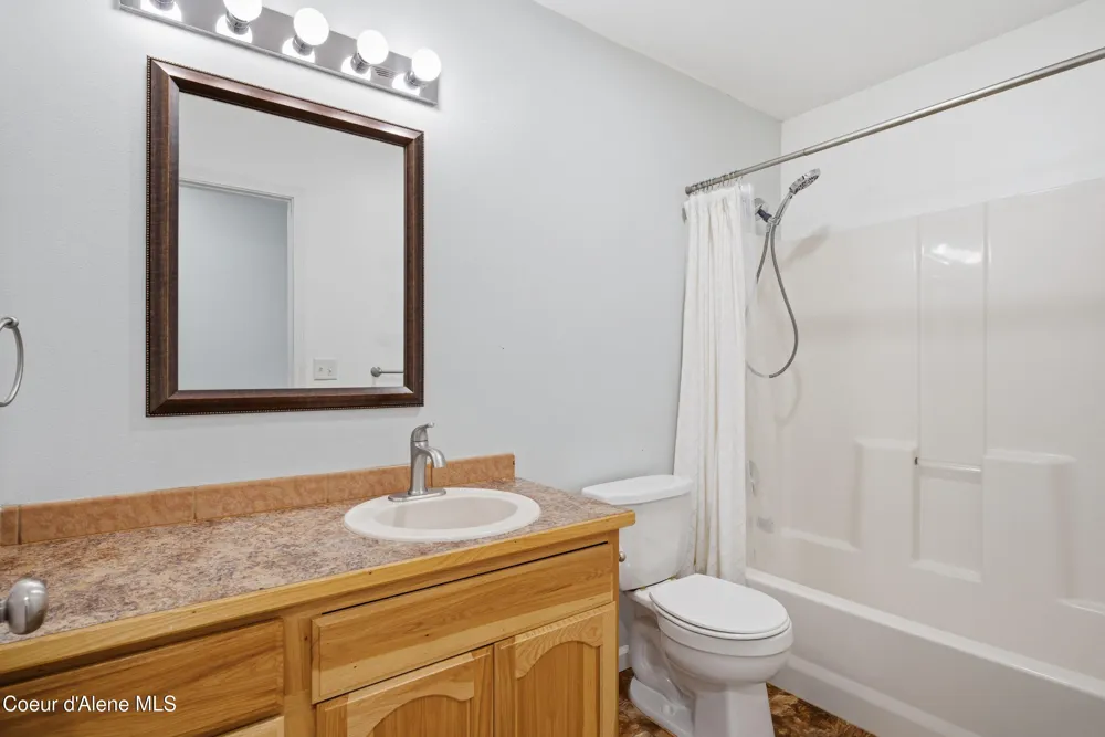 71 Schissler Lane Kootenai, ID 83840