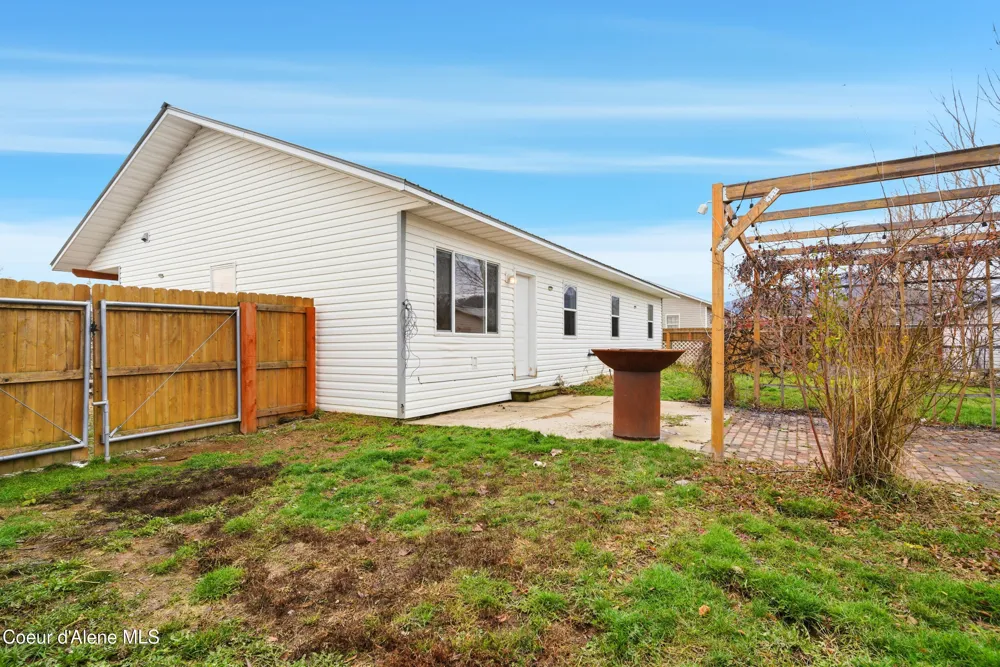 71 Schissler Lane Kootenai, ID 83840
