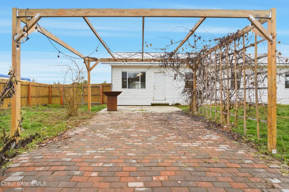 71 Schissler Lane Kootenai, ID 83840