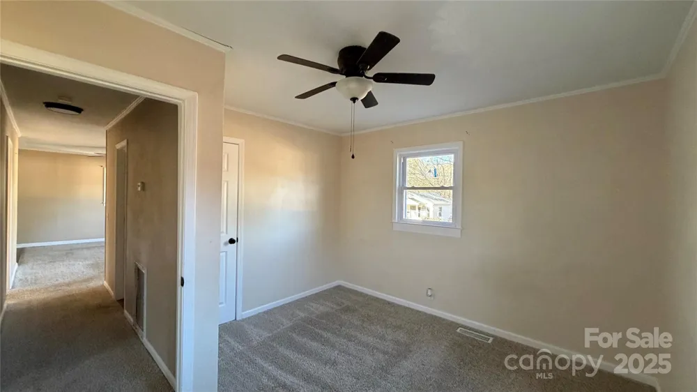 513 Holly Street Dallas, NC 28034