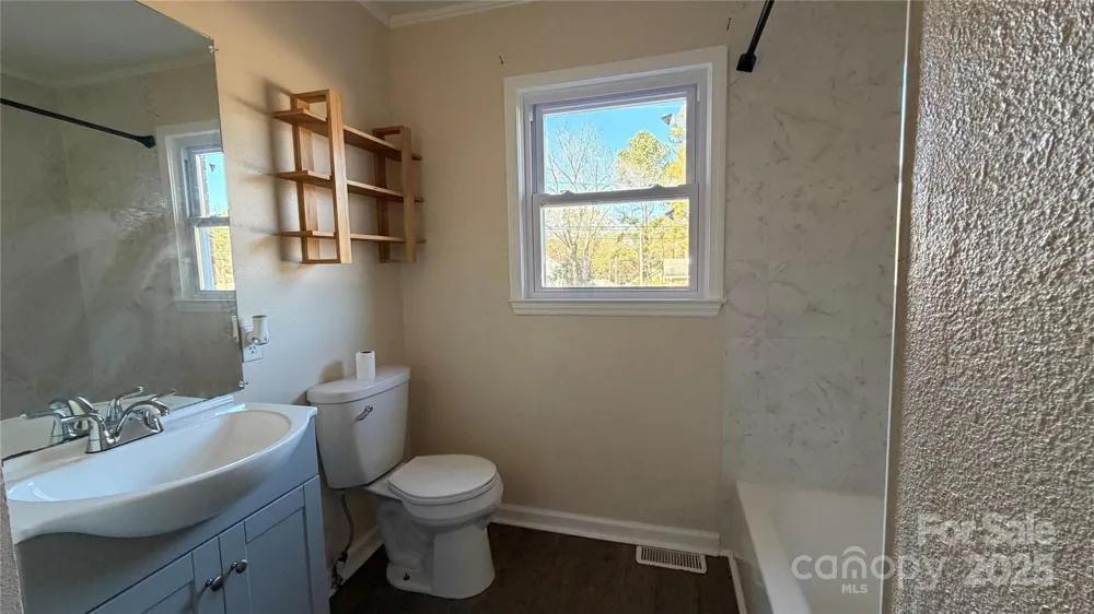 513 Holly Street Dallas, NC 28034