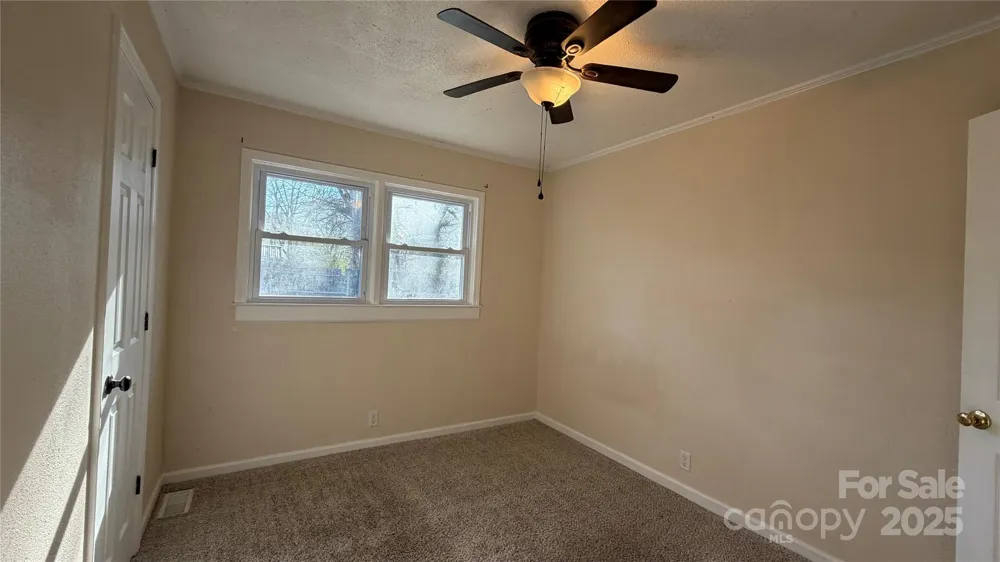 513 Holly Street Dallas, NC 28034