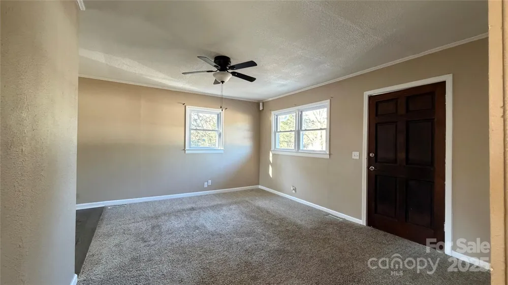513 Holly Street Dallas, NC 28034