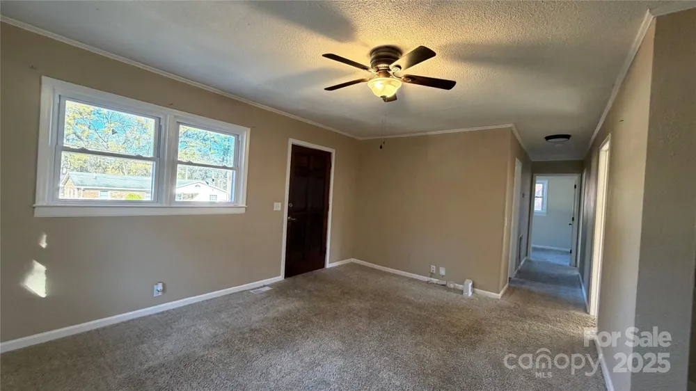513 Holly Street Dallas, NC 28034