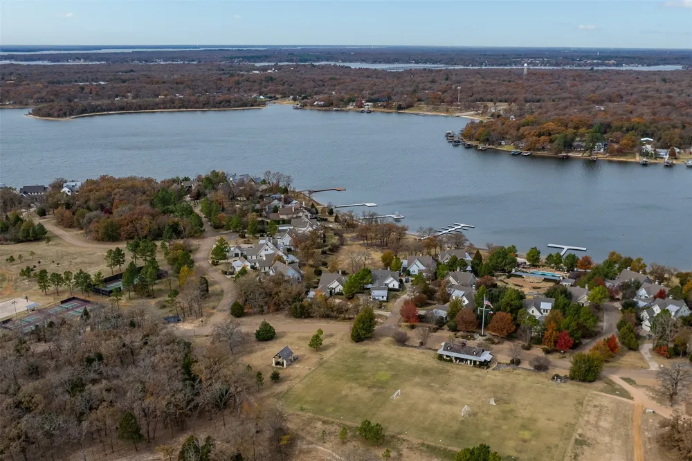 4521 W Cove Court Malakoff, TX 75148