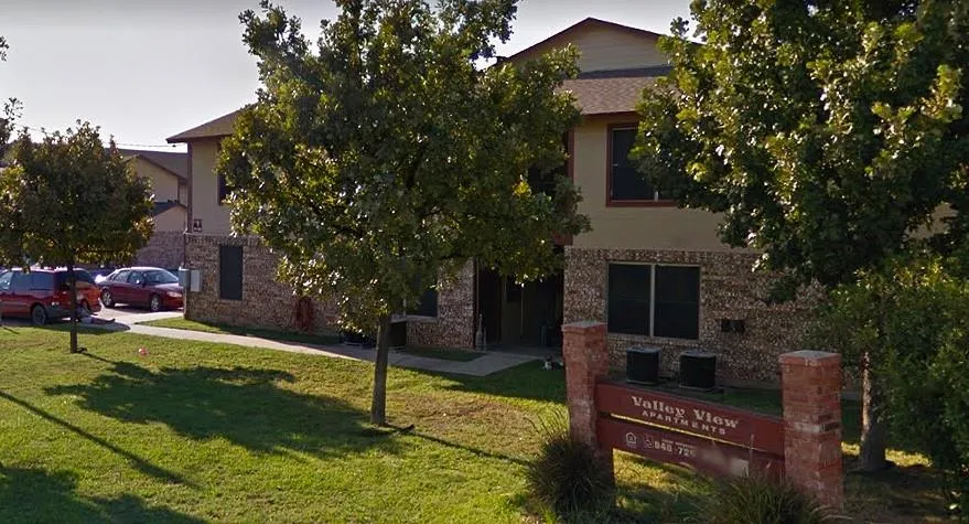 513 Pecan Creek Trail Valley View, TX 76272