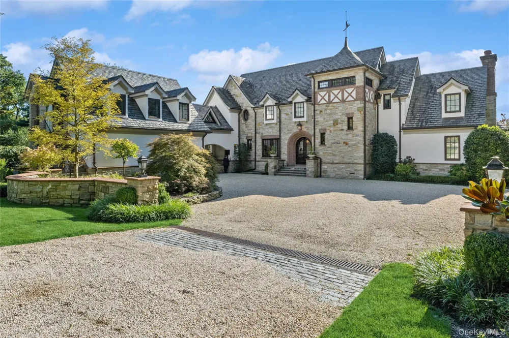 200# Centre Island Road Centre Island, NY 11771