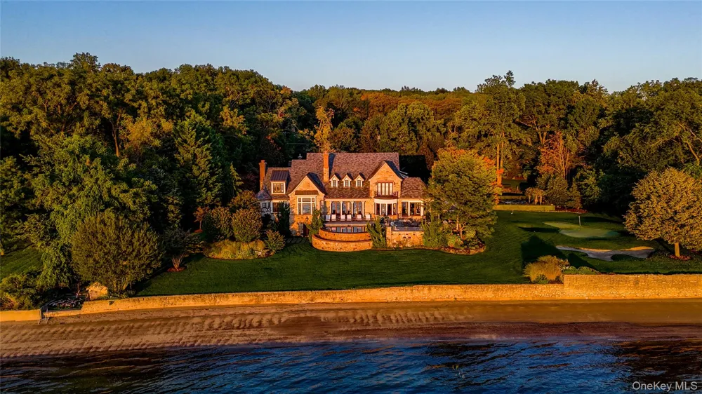 200# Centre Island Road Centre Island, NY 11771
