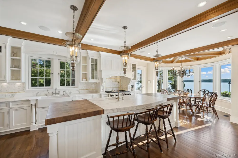 200# Centre Island Road Centre Island, NY 11771