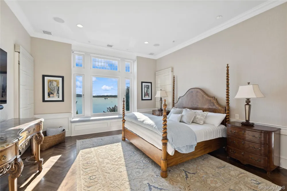 200# Centre Island Road Centre Island, NY 11771