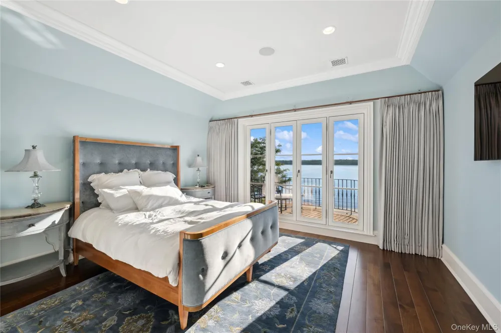 200# Centre Island Road Centre Island, NY 11771