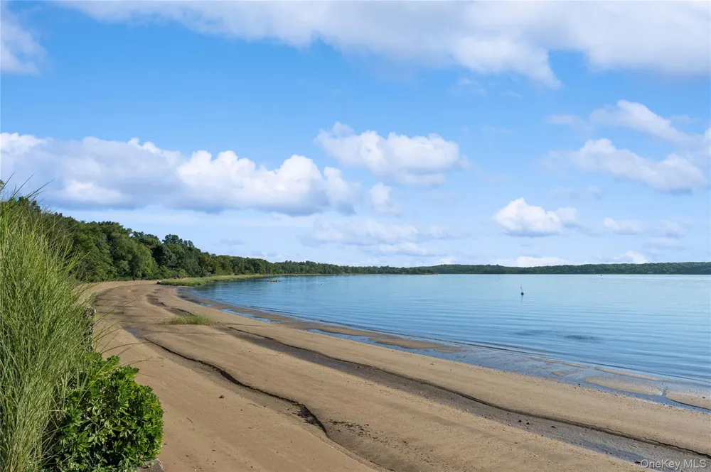 200# Centre Island Road Centre Island, NY 11771