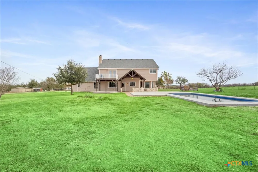 8600 Five Wells Road Rogers, TX 76569