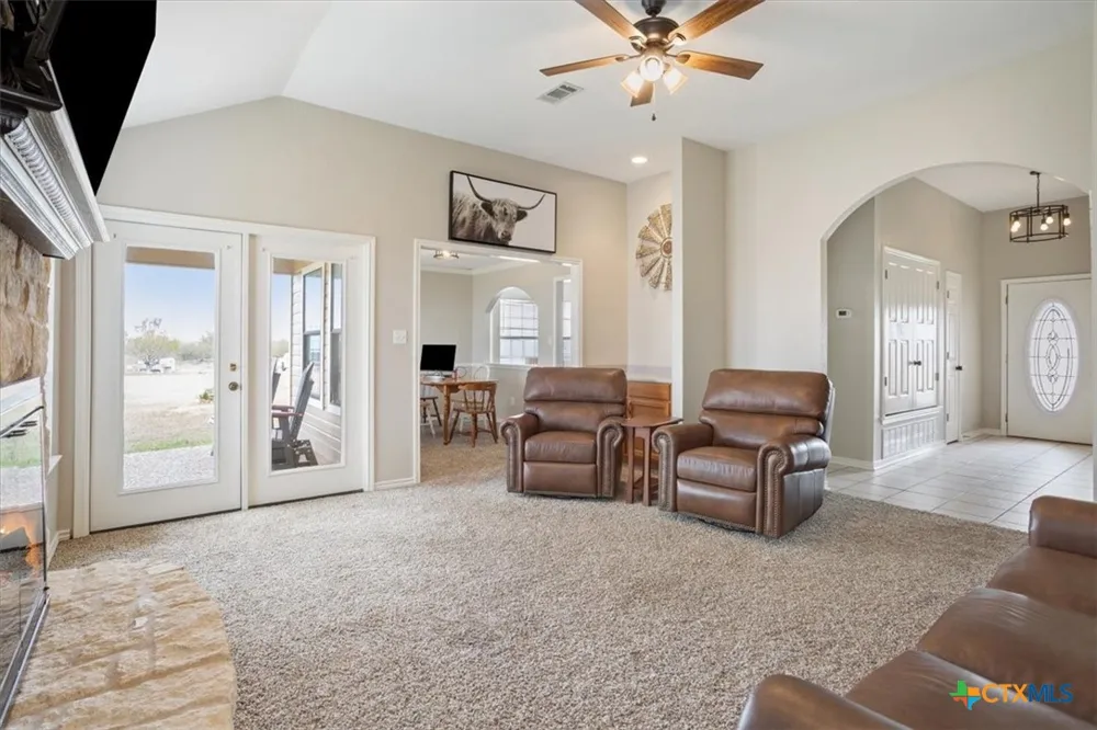 8600 Five Wells Road Rogers, TX 76569