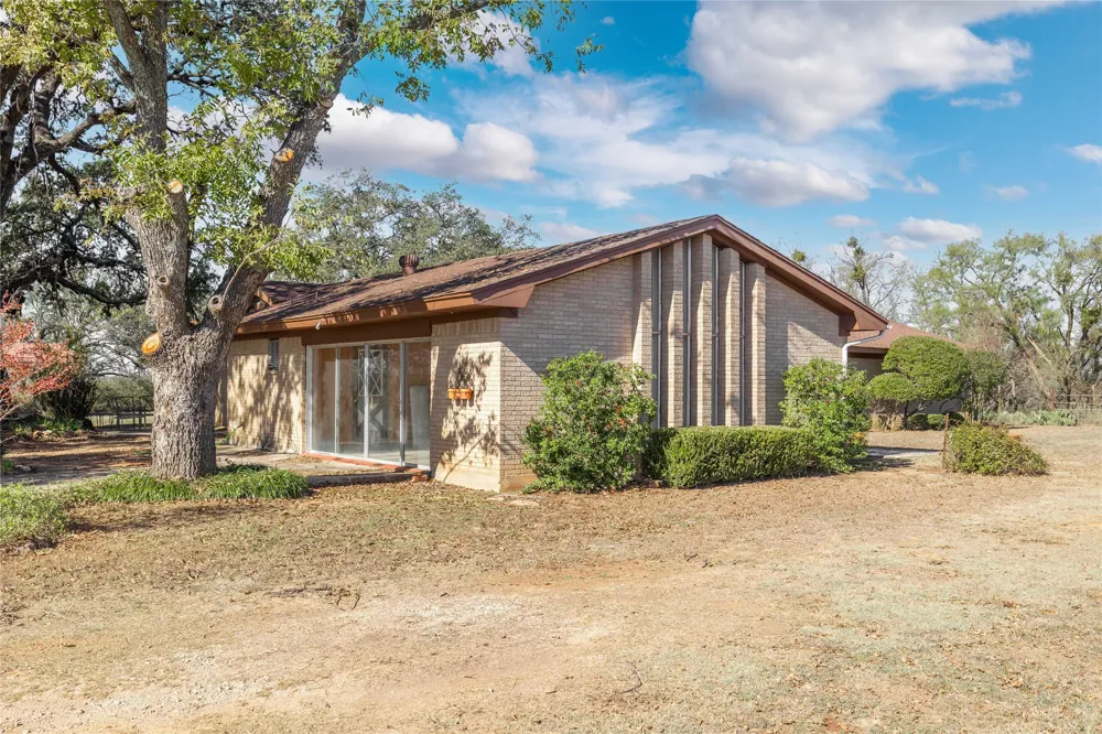 4701 County Road 337 Early, TX 76802