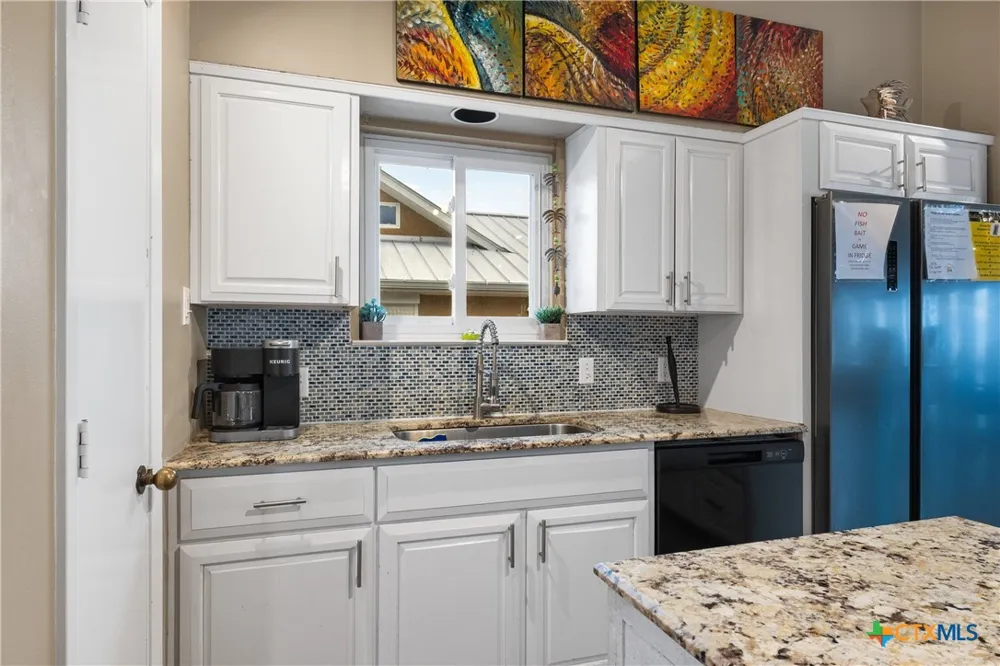 436 Shore Drive Port Mansfield, TX 78598