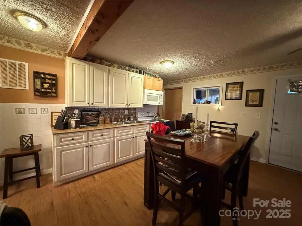 201 Mountain Vista Road Canton, NC 28716