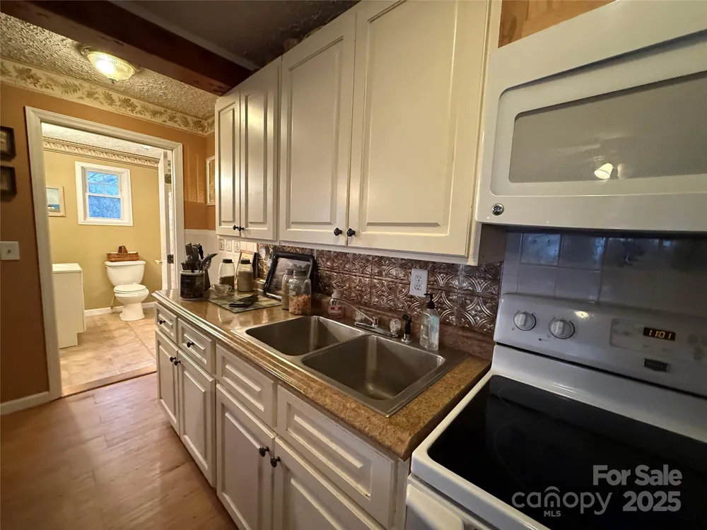 201 Mountain Vista Road Canton, NC 28716