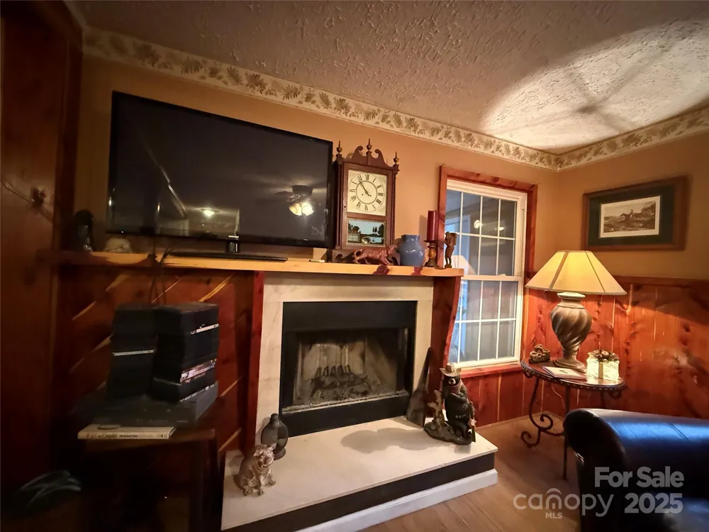 201 Mountain Vista Road Canton, NC 28716