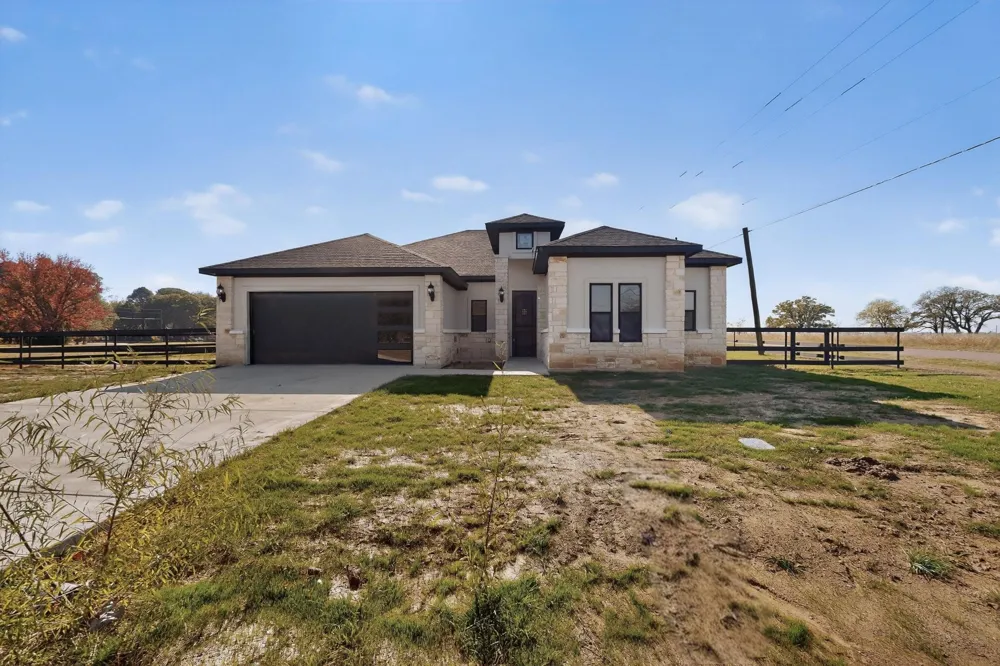 100 Diamond T Ranch Road Trinidad, TX 75163