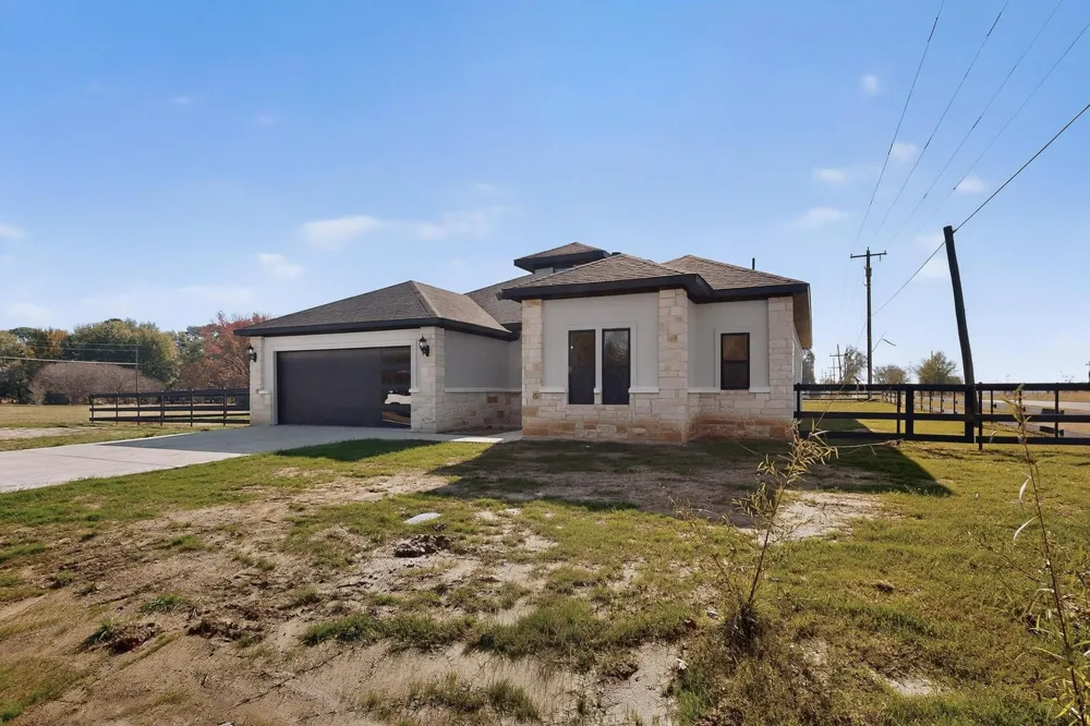 100 Diamond T Ranch Road Trinidad, TX 75163