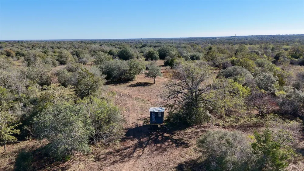 7180 County Road 283 Gonzales, TX 78632
