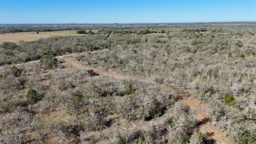 7180 County Road 283 Gonzales, TX 78632