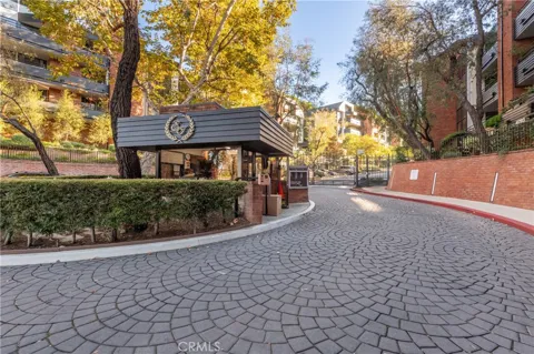4774 Park Encino #206