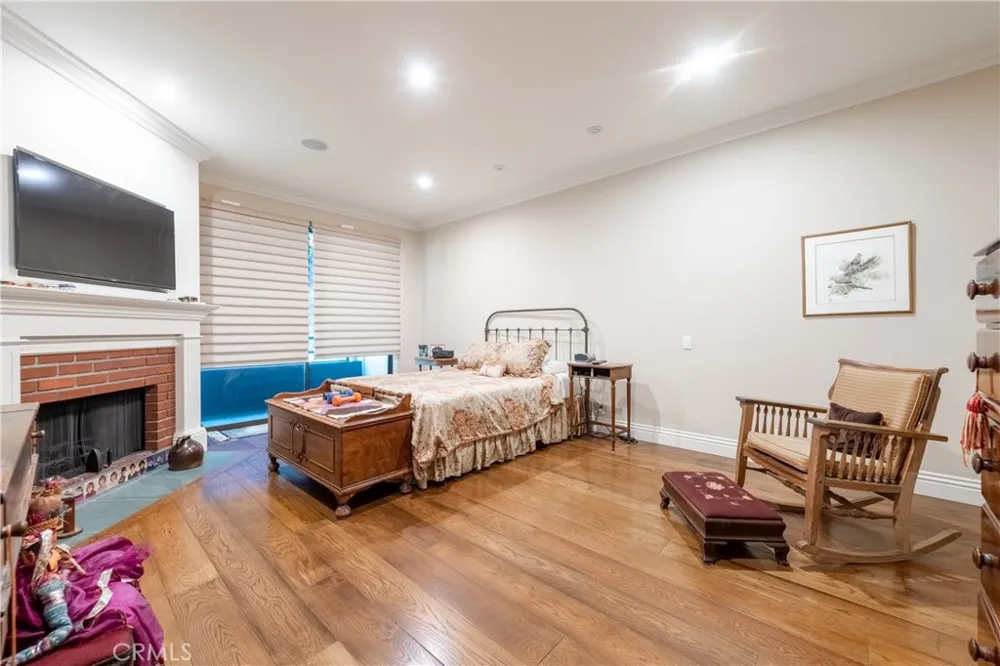 4774 Park Encino #206 Encino, CA 91436