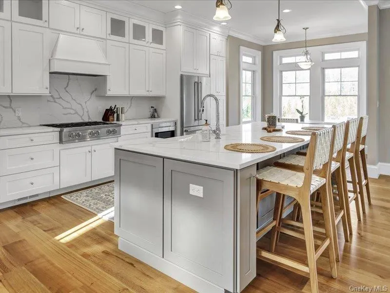 17 Adam Lane Westhampton Beach, NY 11978