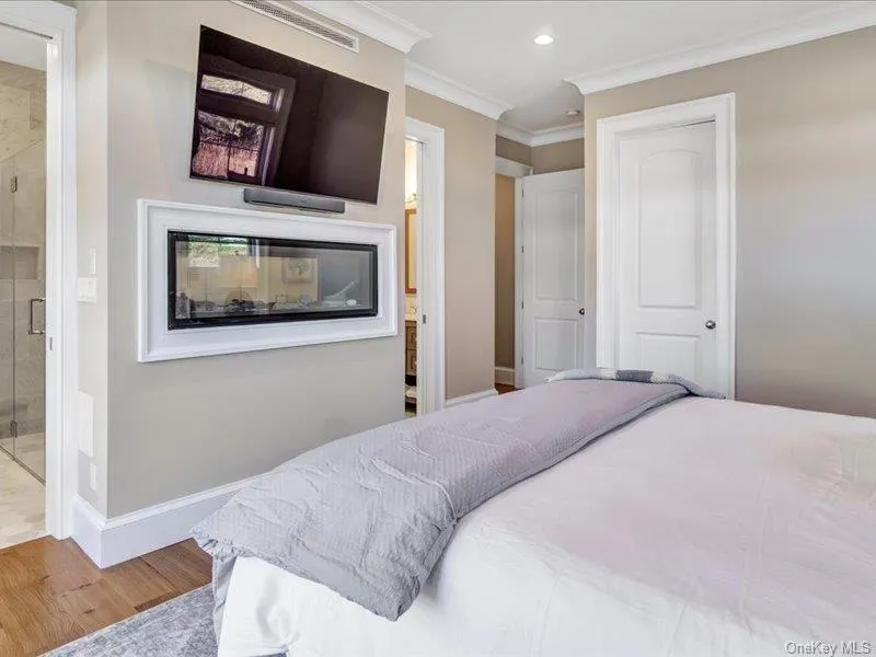 17 Adam Lane Westhampton Beach, NY 11978