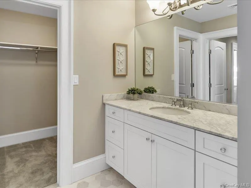 17 Adam Lane Westhampton Beach, NY 11978