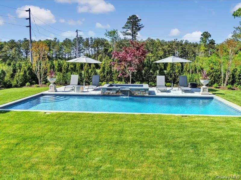 17 Adam Lane Westhampton Beach, NY 11978