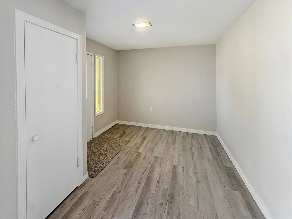 211 Oak Roscoe, TX 79545