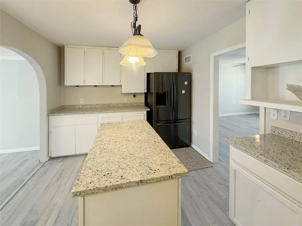 211 Oak Roscoe, TX 79545