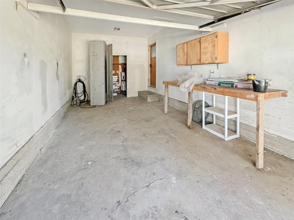 211 Oak Roscoe, TX 79545