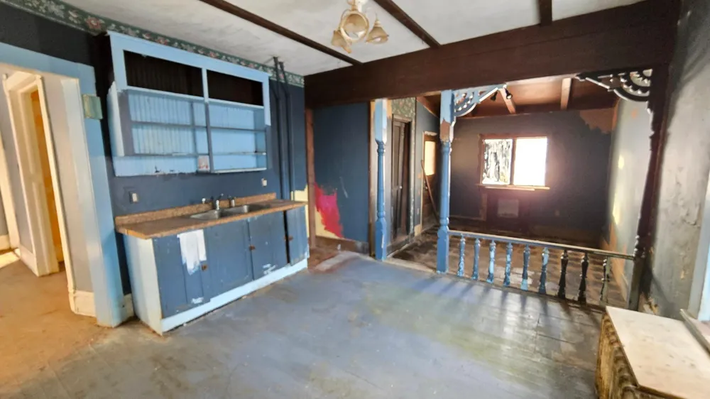 315 W Newburg Avenue Mabel, MN 55954