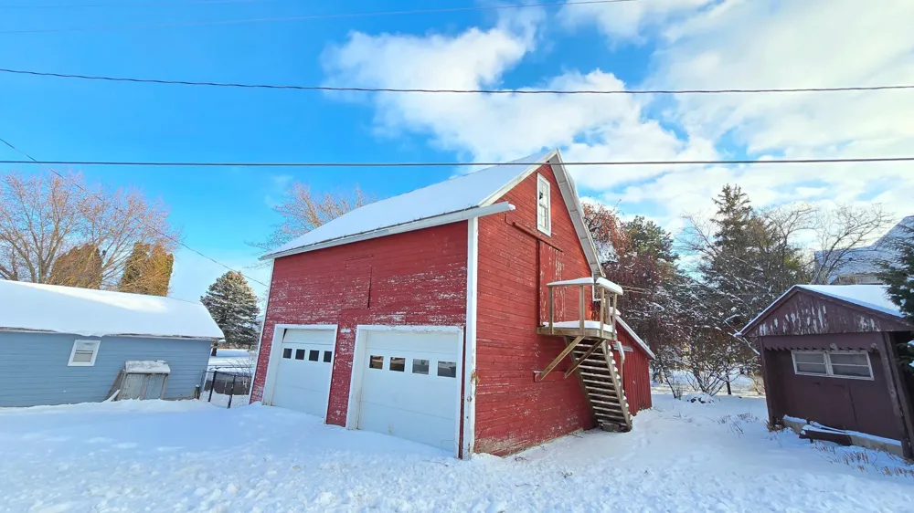 315 W Newburg Avenue Mabel, MN 55954