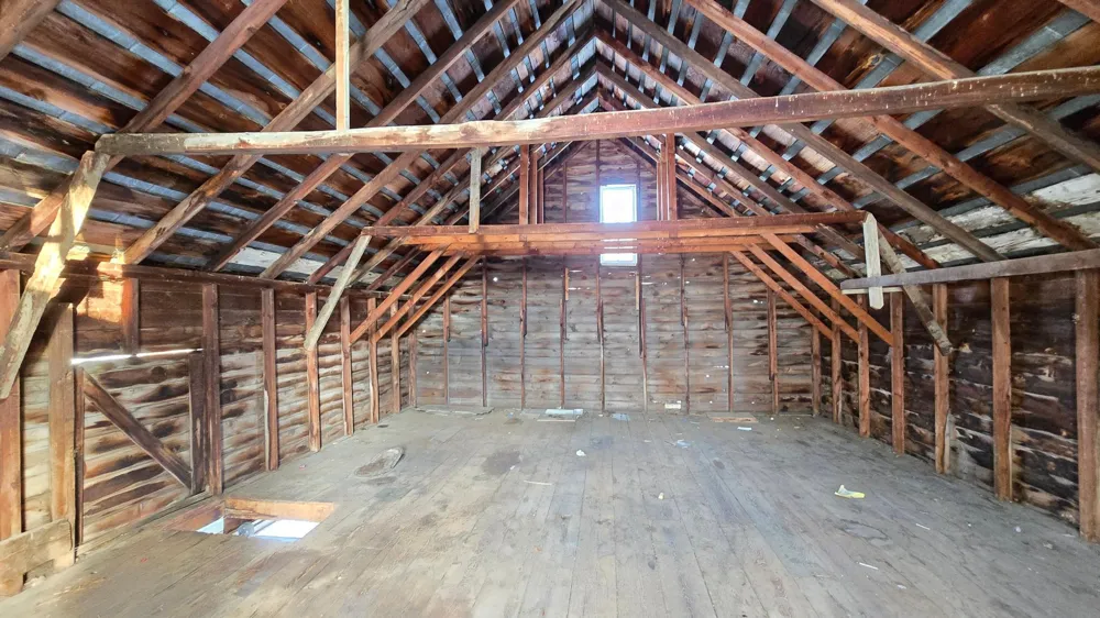 315 W Newburg Avenue Mabel, MN 55954