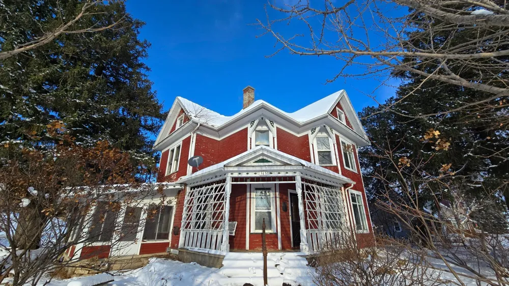 315 W Newburg Avenue Mabel, MN 55954