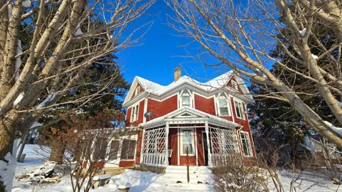 315 W Newburg Avenue