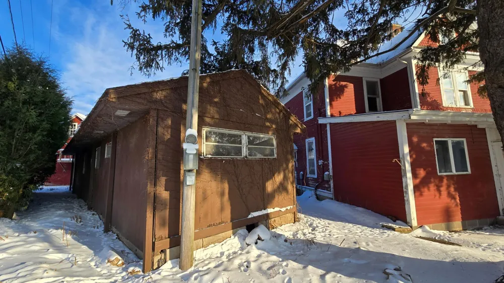 315 W Newburg Avenue Mabel, MN 55954