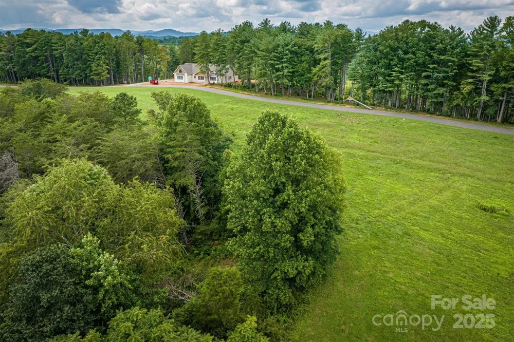 2071 Thoroughbred Way #G19 Lenoir, NC 28645